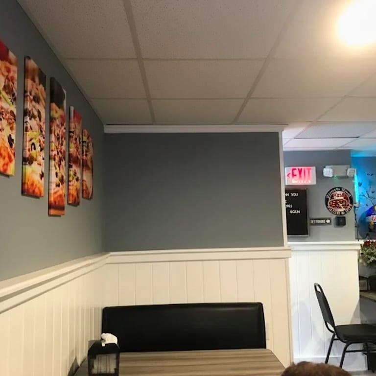 A Comfortable, Laid-Back Dine-In Experience